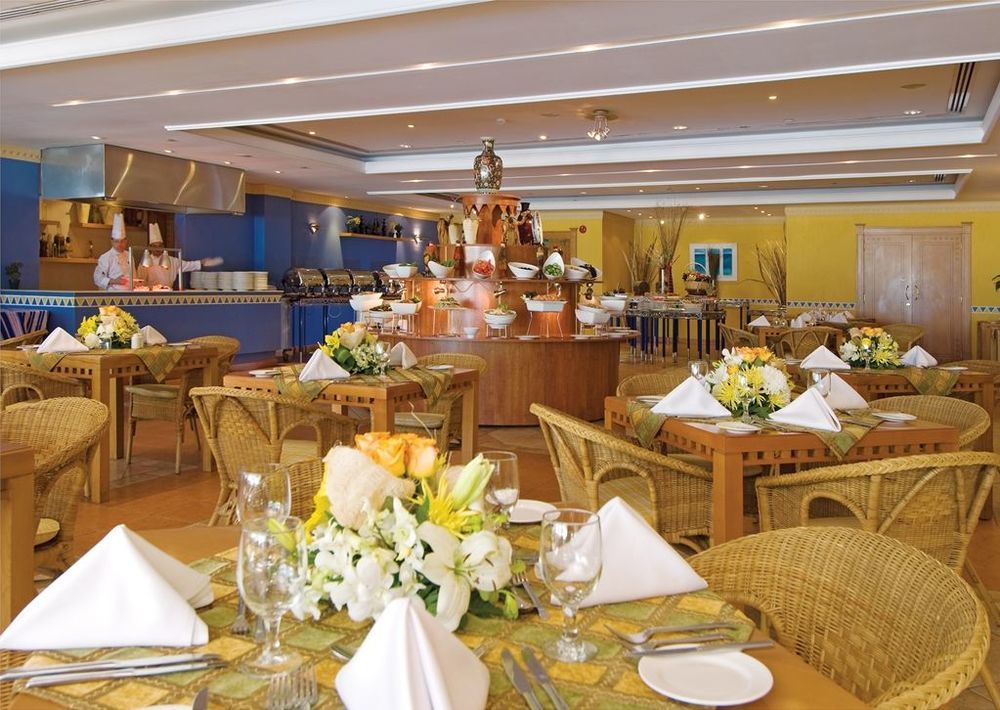 Coral Beach Resort Şarja Restoran fotoğraf
